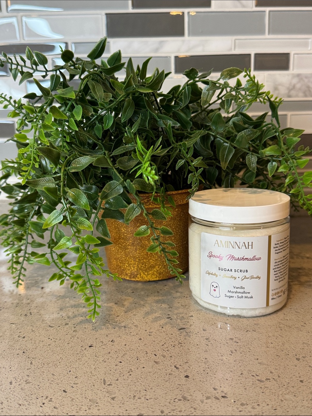 AMINNAH - SPOOKY MARSHMALLOW SUGAR SCRUB